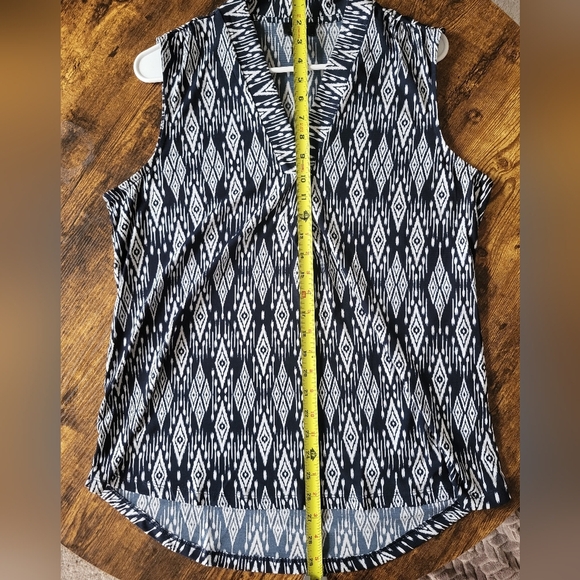 Jones New York Women's Black and White Patterned Top - Picture 6 of 7